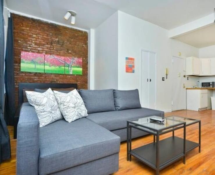 Alcove Studio In The Upper East Side Apartment