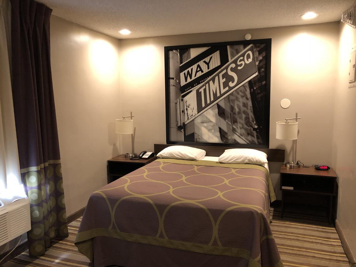 Super 8 By Wyndham Jamaica North Conduit Hotel New York