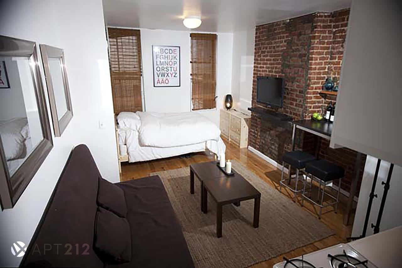 Spring Street Apt 3 Apartment *
