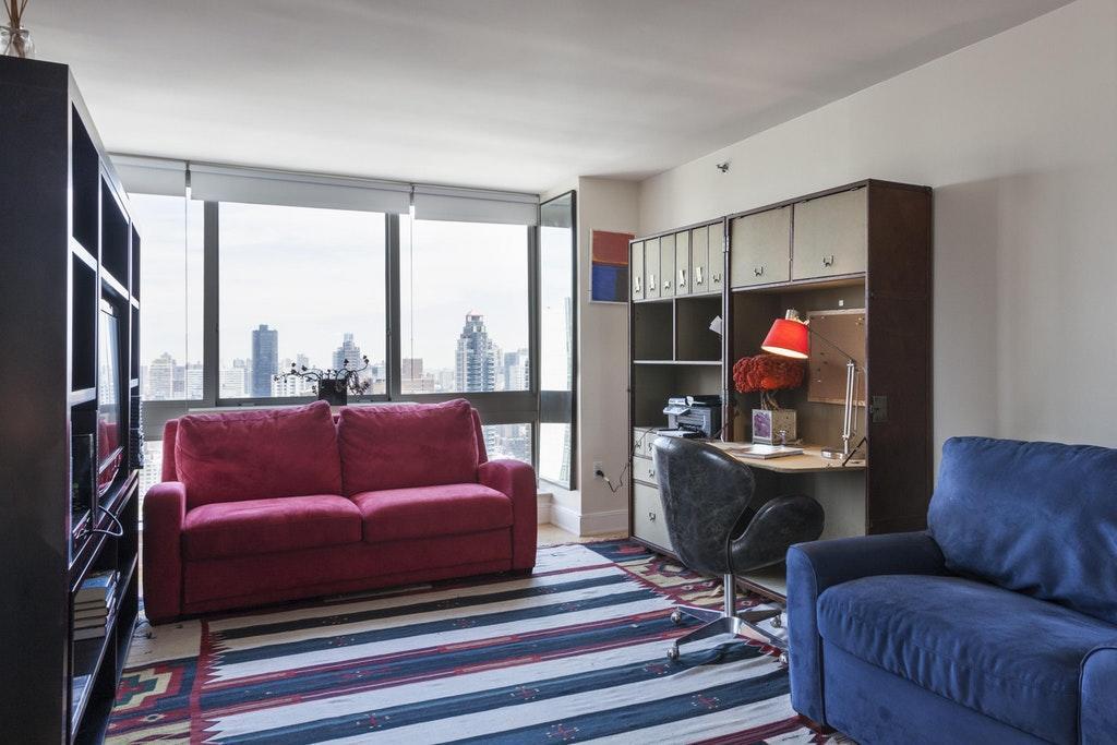 Midtown Overlook Apartment New York