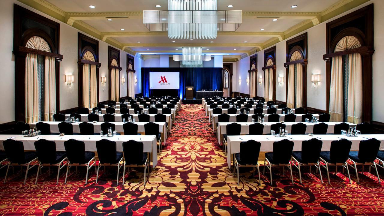 Marriott East Side Hotel New York