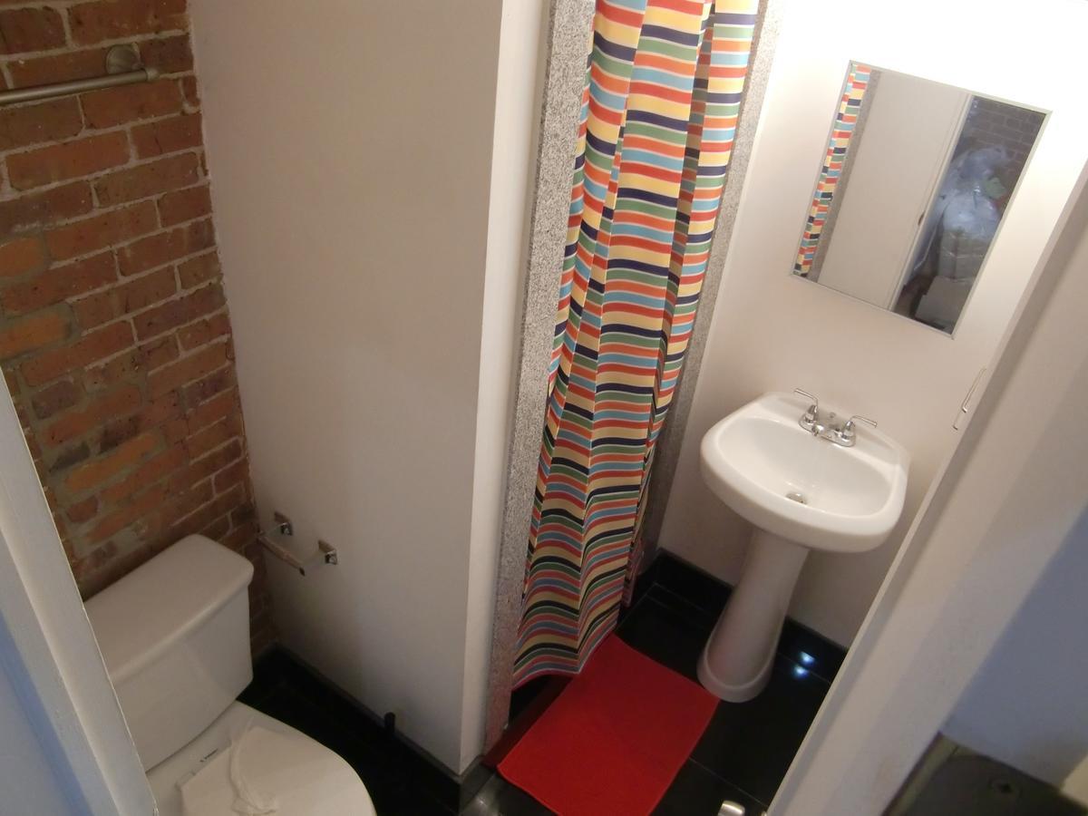 Midtown Manhattan Apartment *