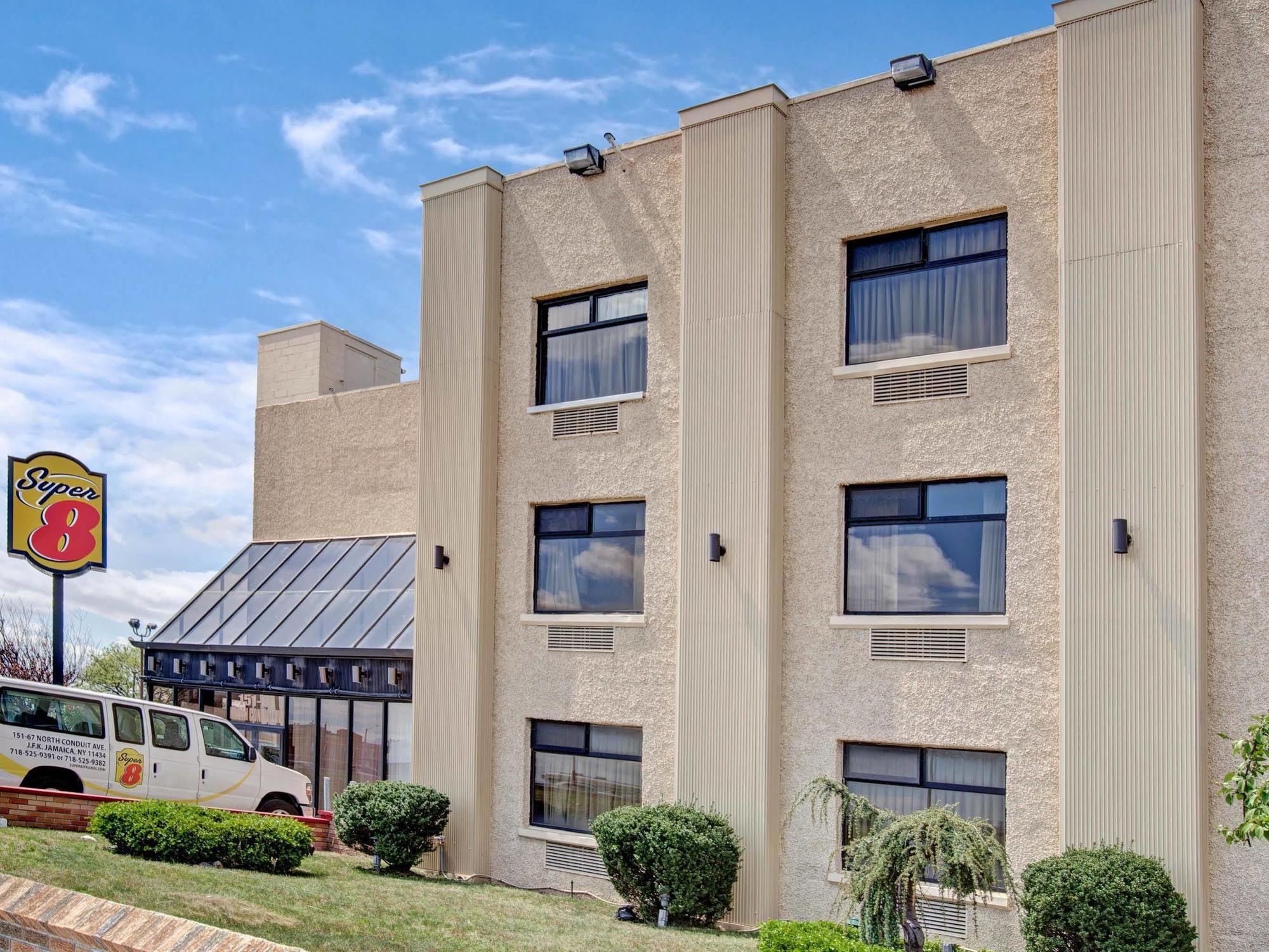 Hotel Super 8 By Wyndham Jamaica North Conduit