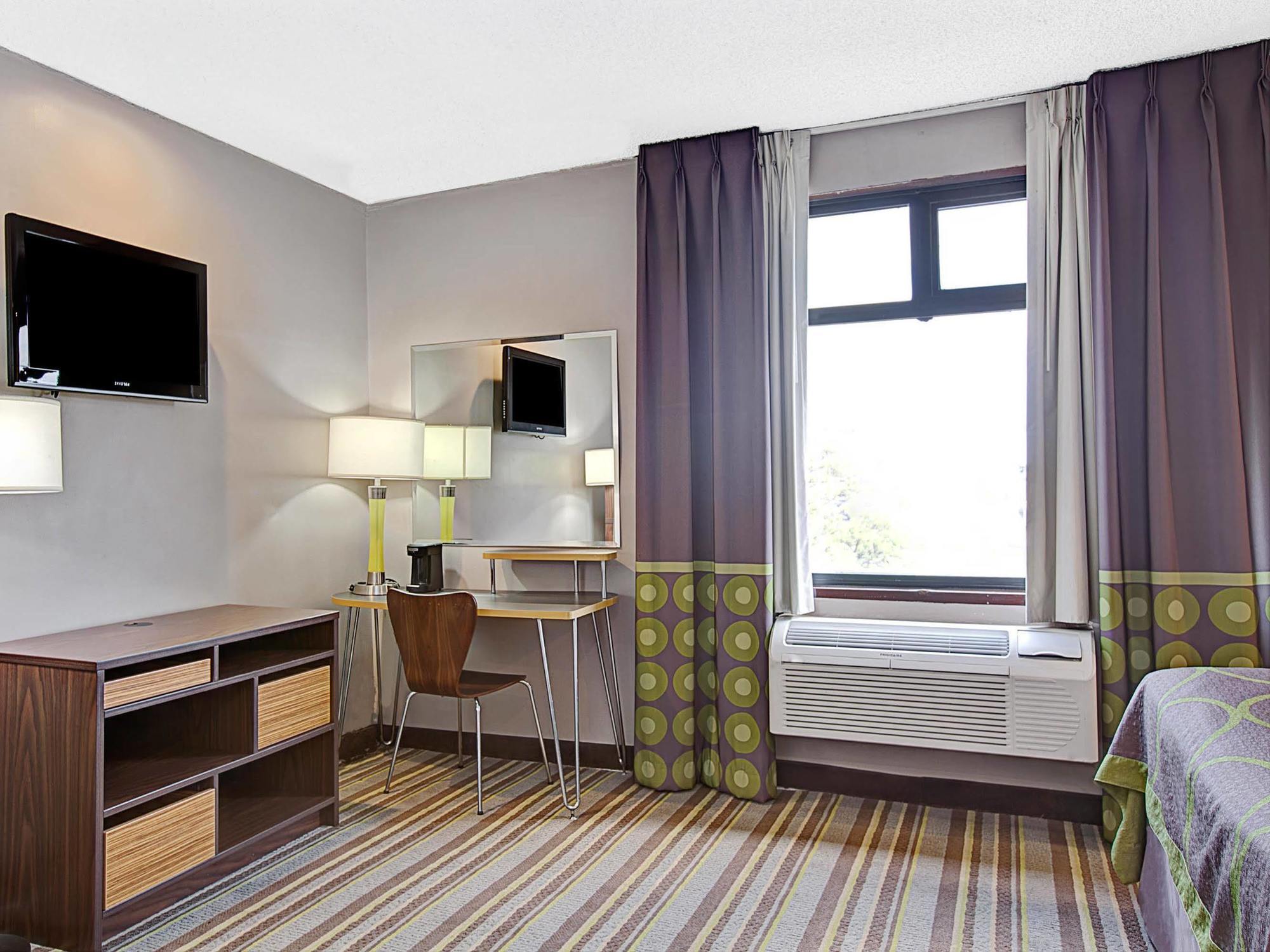 Super 8 By Wyndham Jamaica North Conduit New York