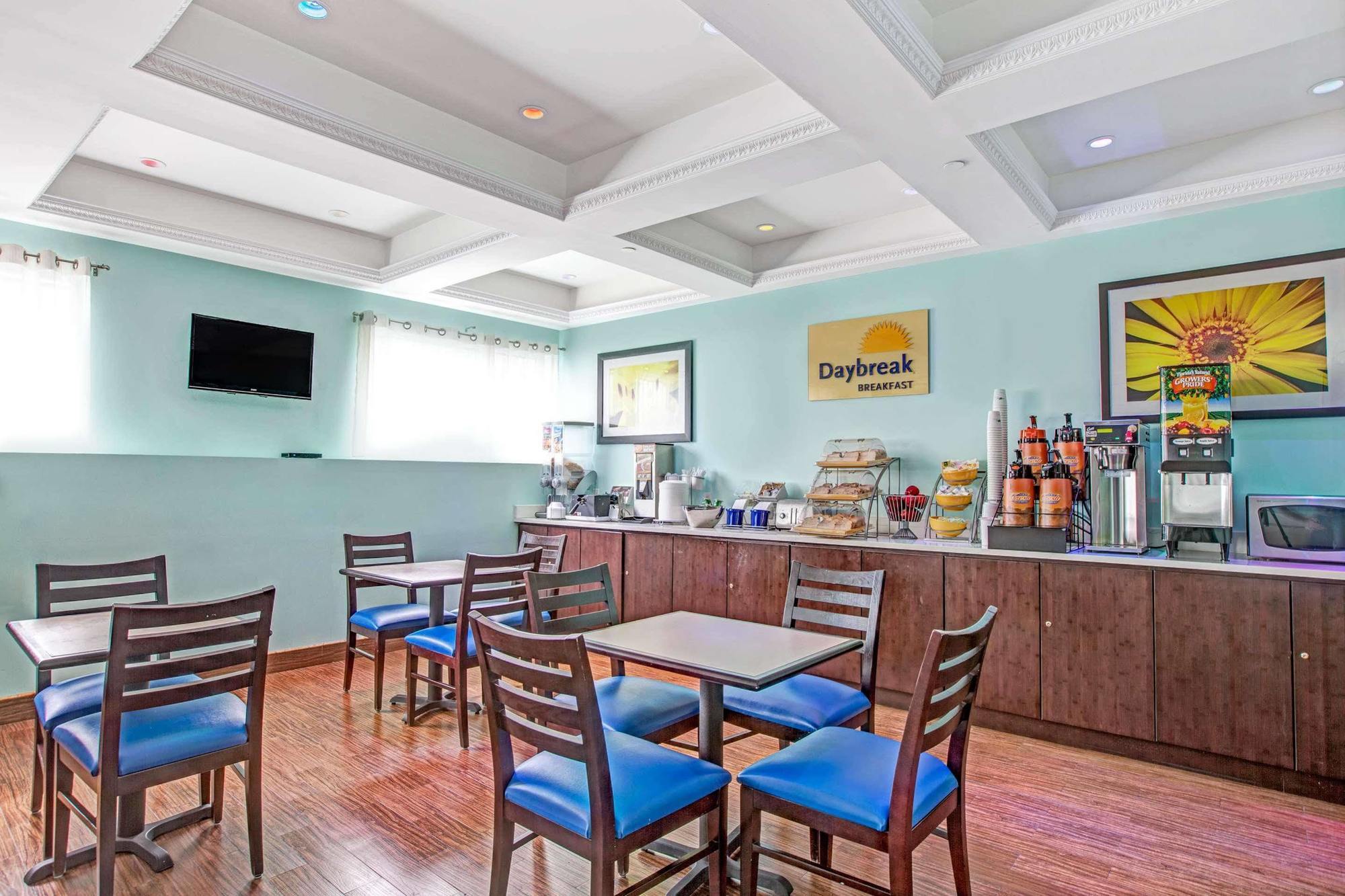 Days & By Wyndham Ozone Park/jfk Airport