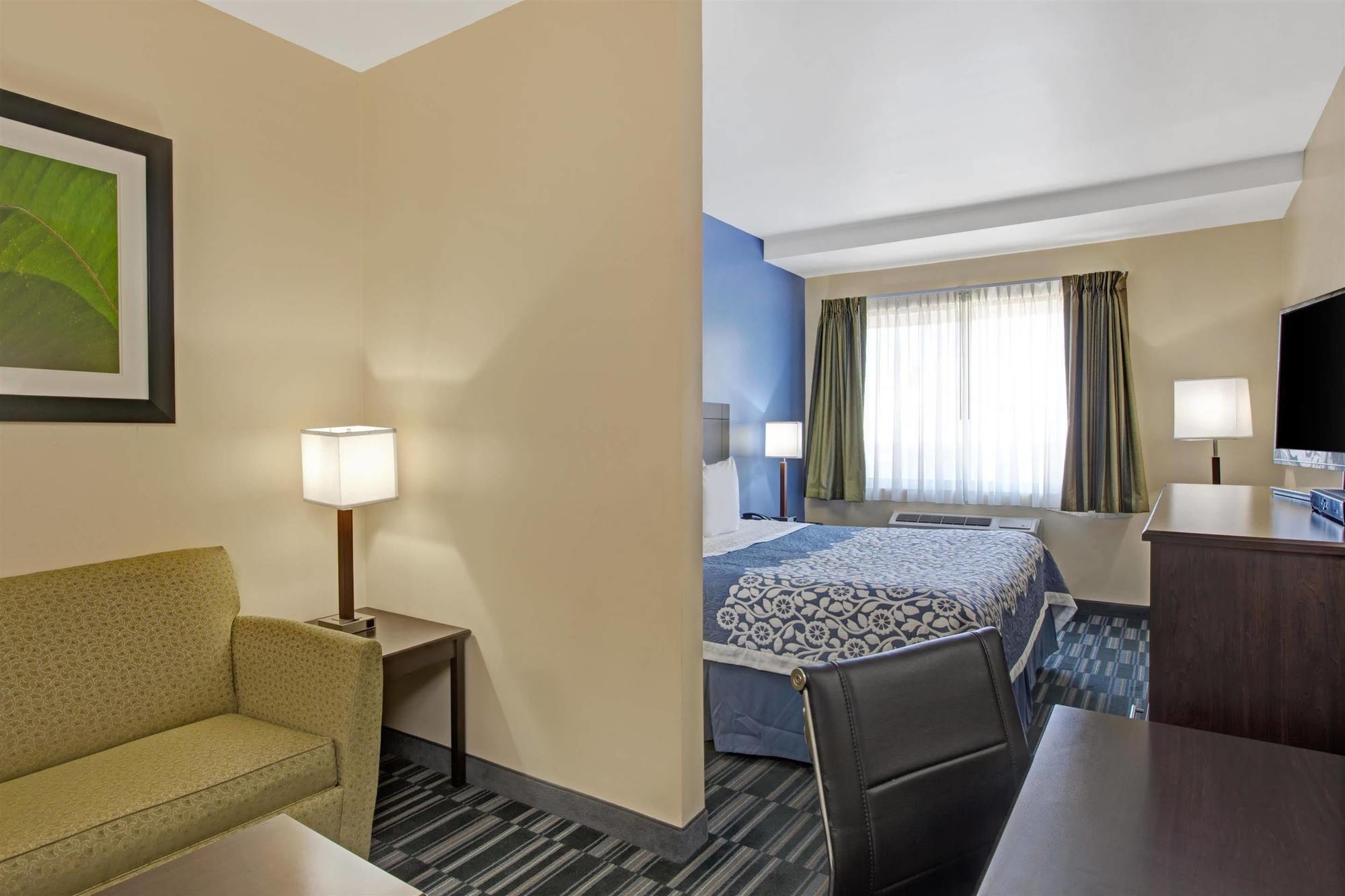 Hotel Days & By Wyndham Ozone Park/jfk Airport New York