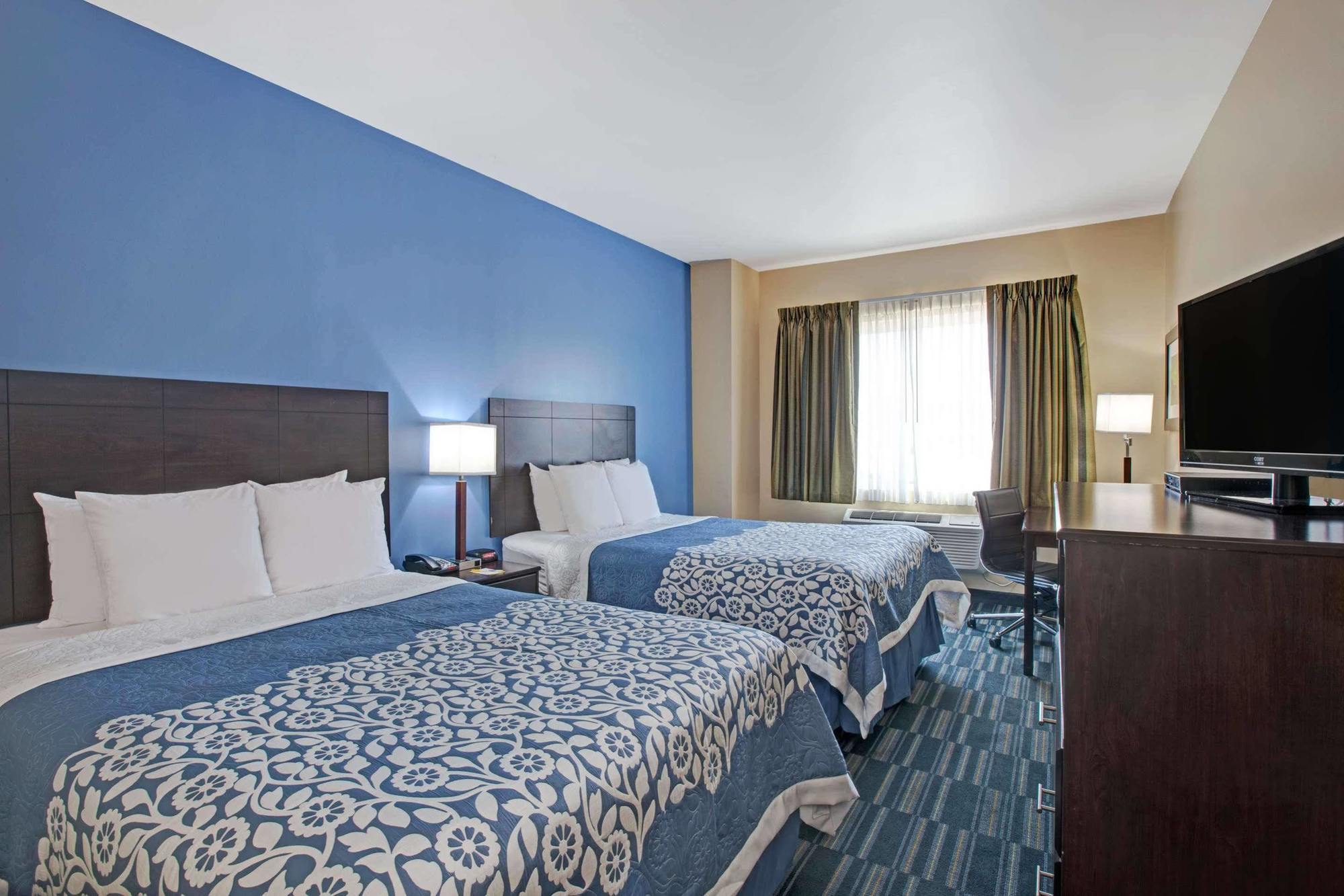 Hotel Days & By Wyndham Ozone Park/jfk Airport New York