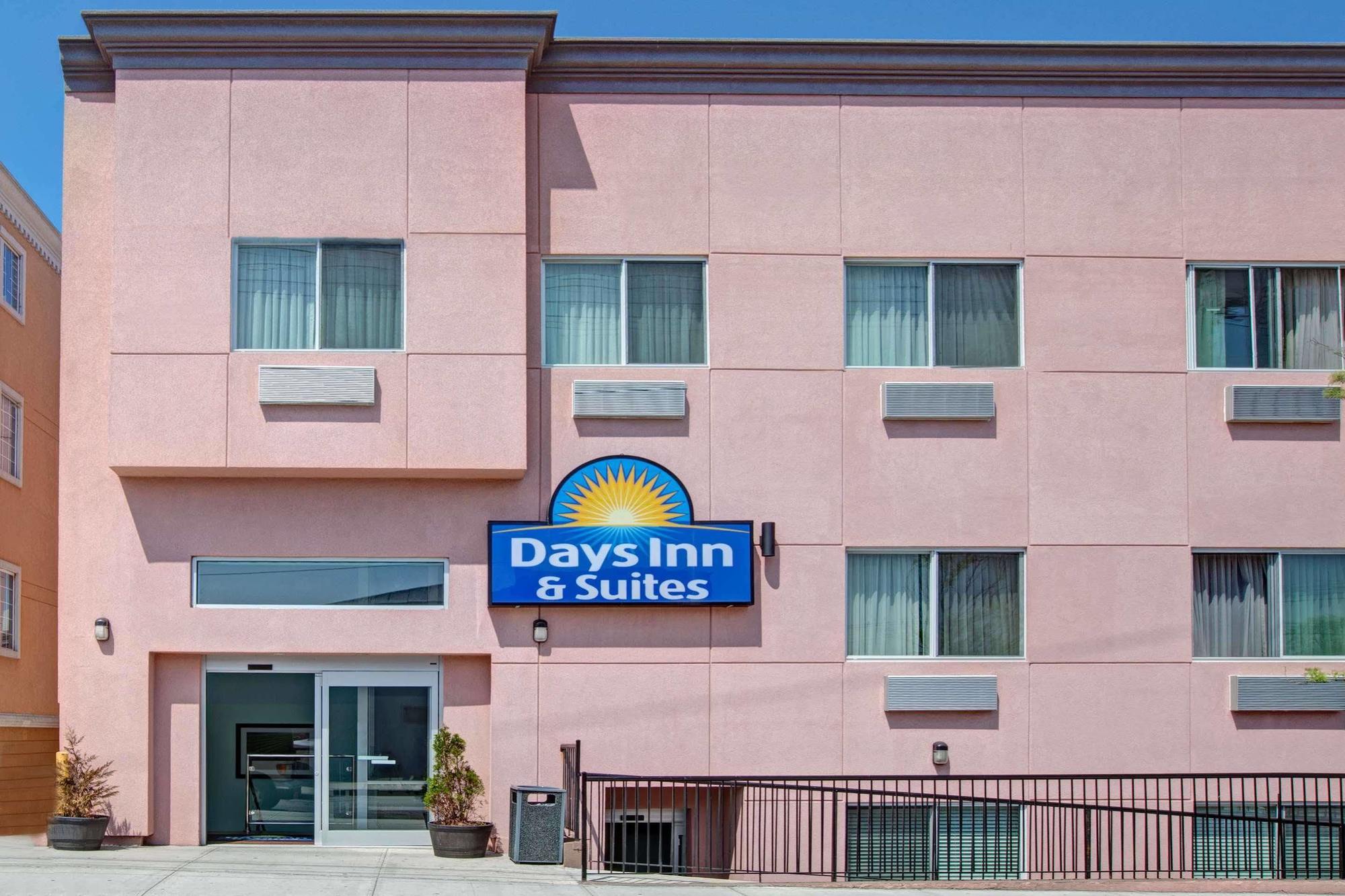 Hotel Days & By Wyndham Ozone Park/jfk Airport New York