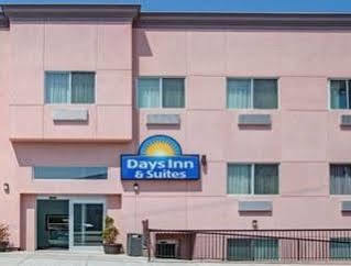 Days & By Wyndham Ozone Park/jfk Airport Hotel