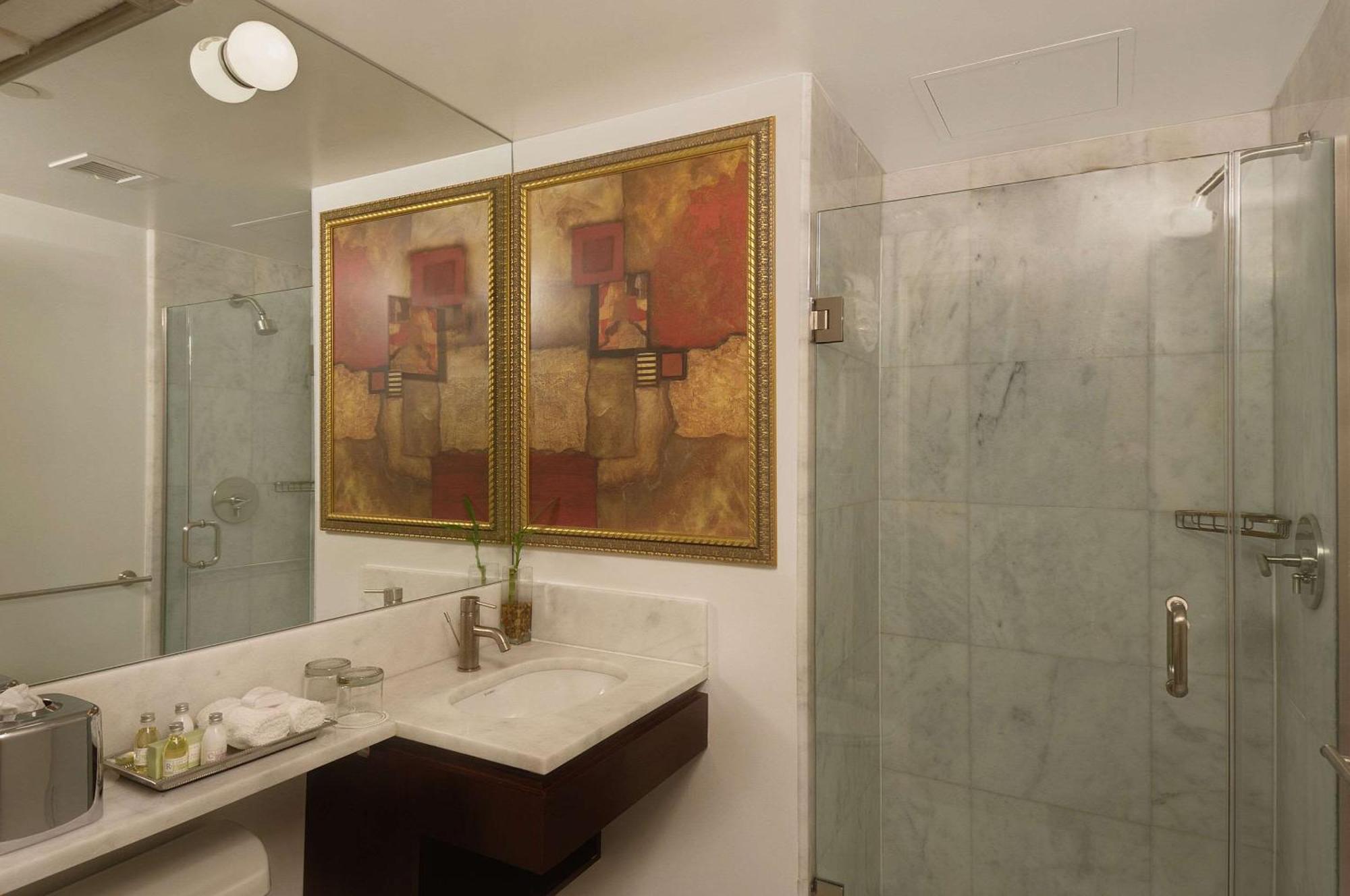 The Historic Blue Angel Lexington Ave, An Ascend Collection 4*