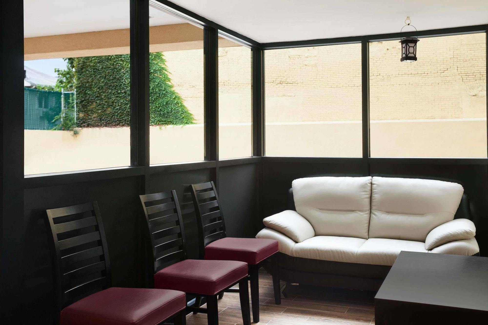 Super 8 Bronx 2* New York