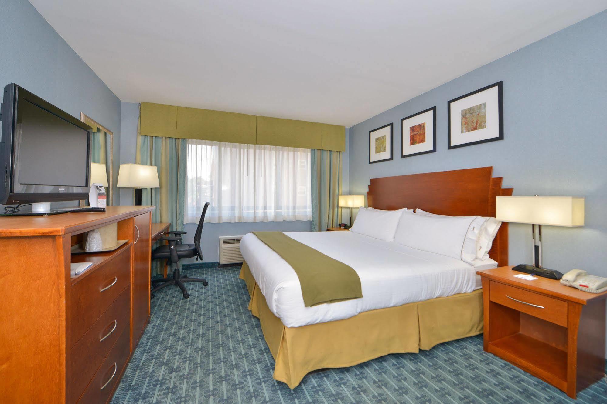 Express Laguardia Airport, An Ihg New York