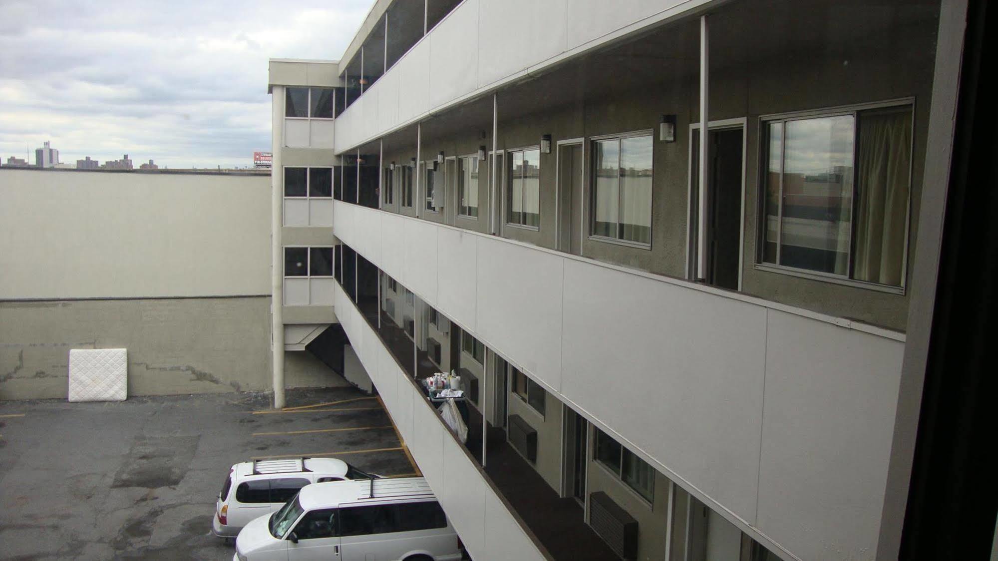 Hotel Oasis In Brooklyn New York