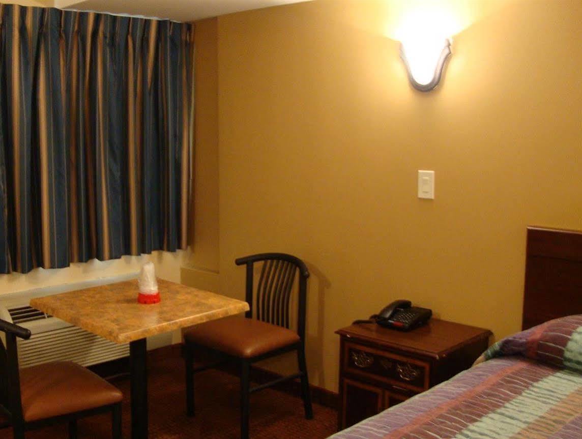 Oasis In Brooklyn 2*