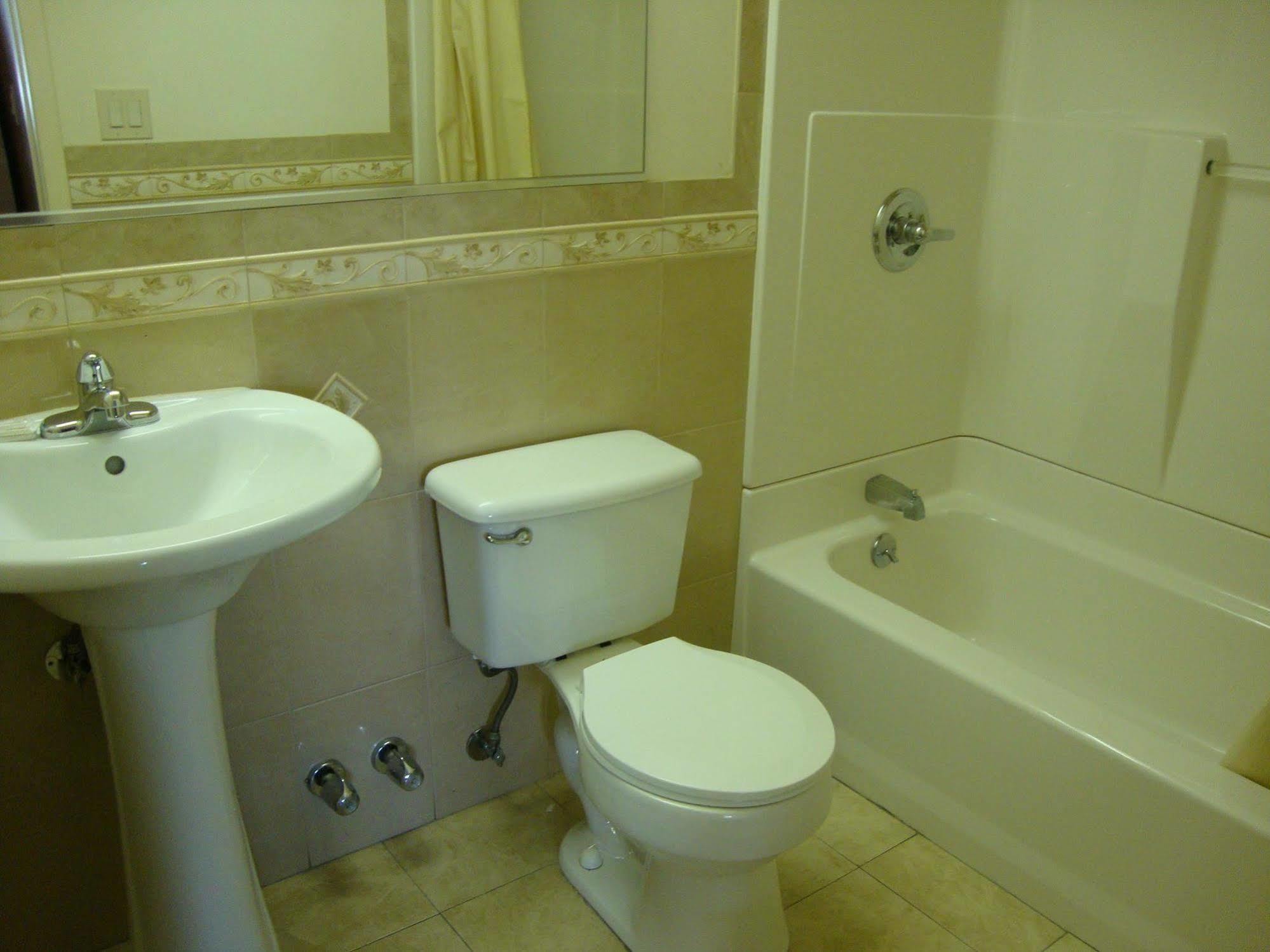 Oasis In Brooklyn Hotel New York