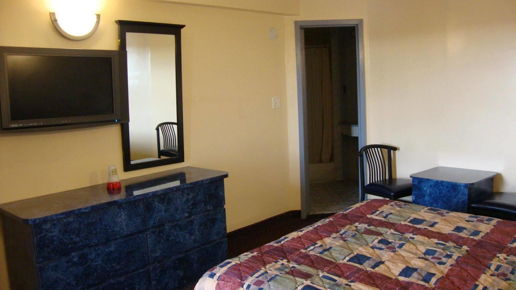 Hotel Oasis In Brooklyn 2*