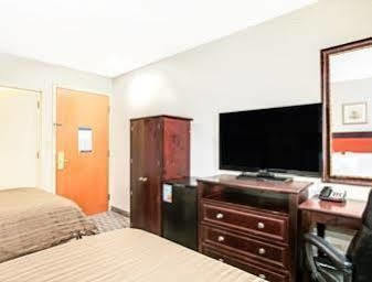 Days By Wyndham Long Island Hotel New York