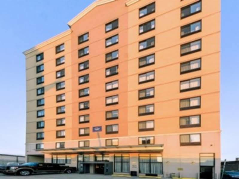 Hotel Sleep Long Island - Manhattan View