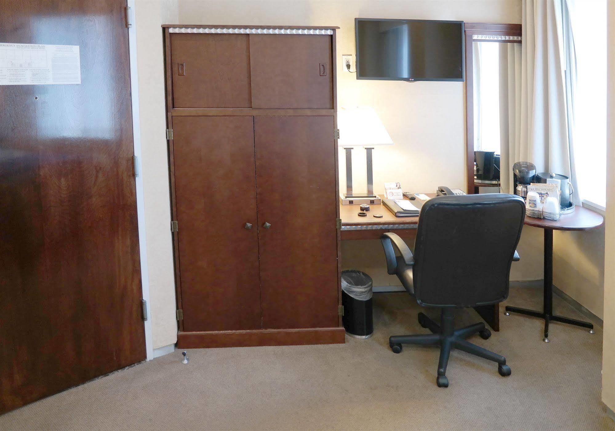 Comfort Manhattan Bridge