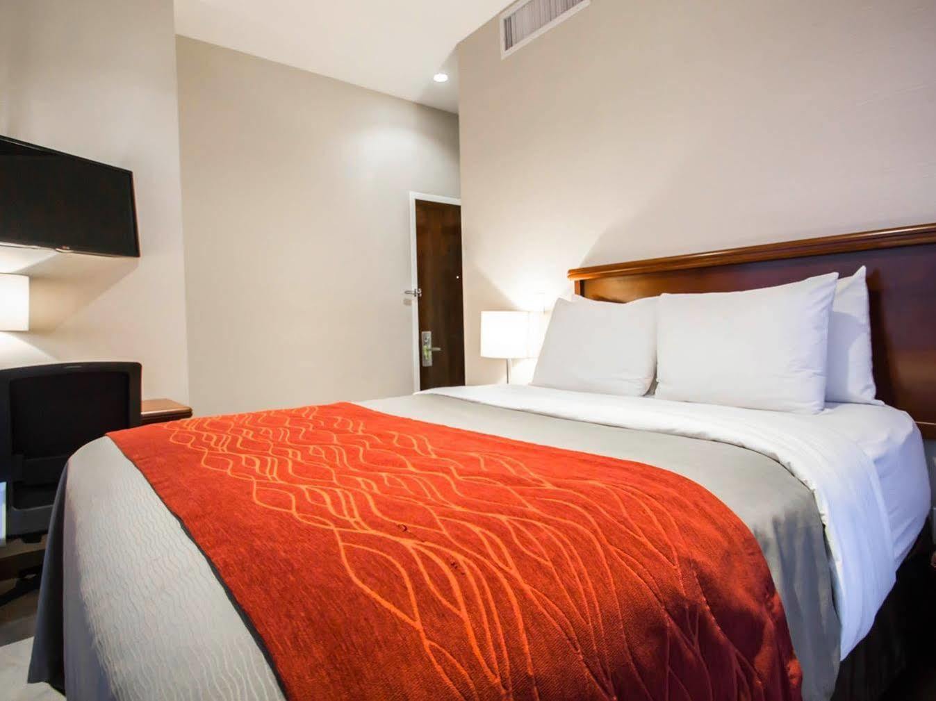 Comfort Manhattan Bridge 3*