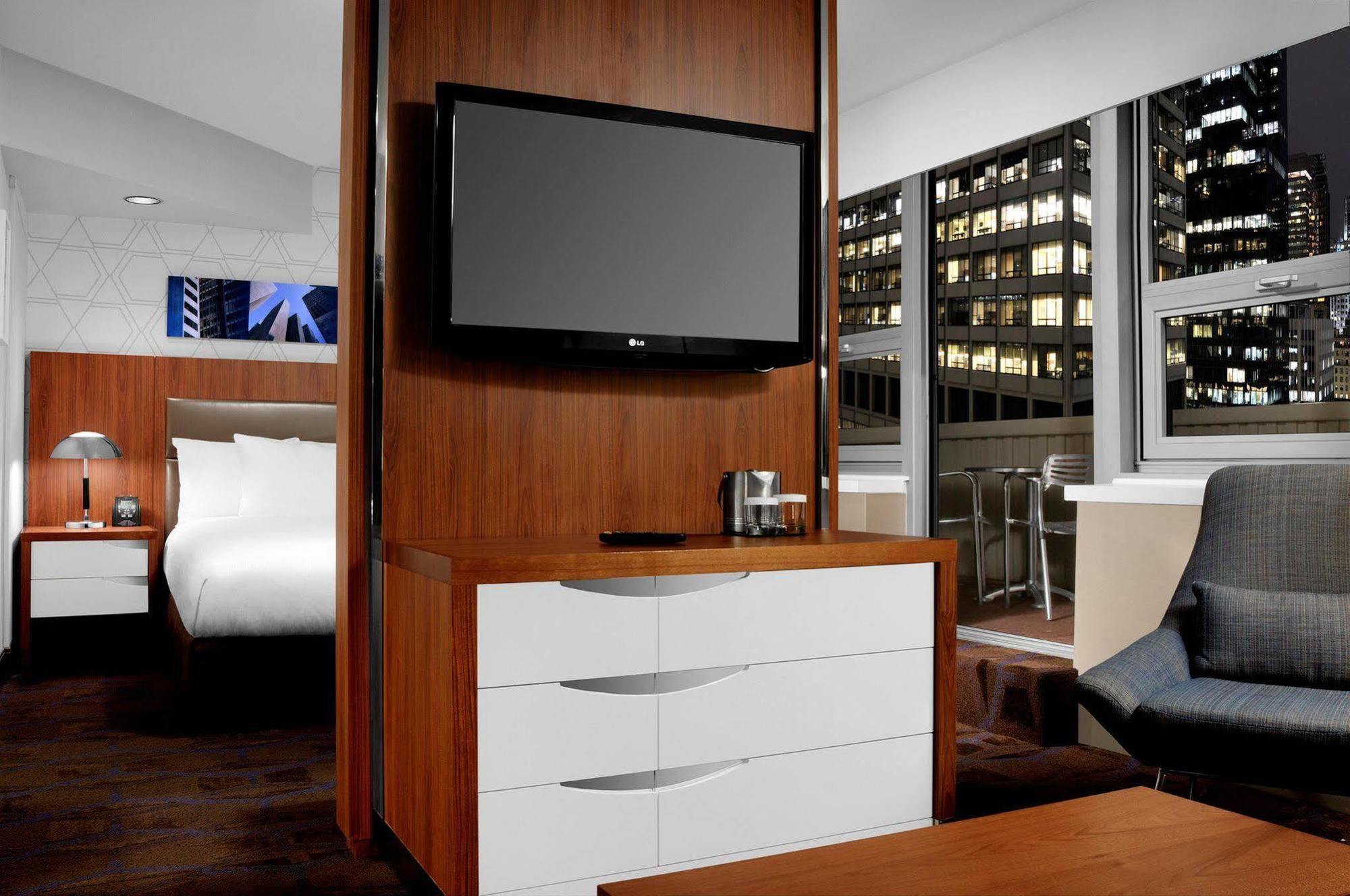 Doubletree By Hilton Metropolitan Hotel