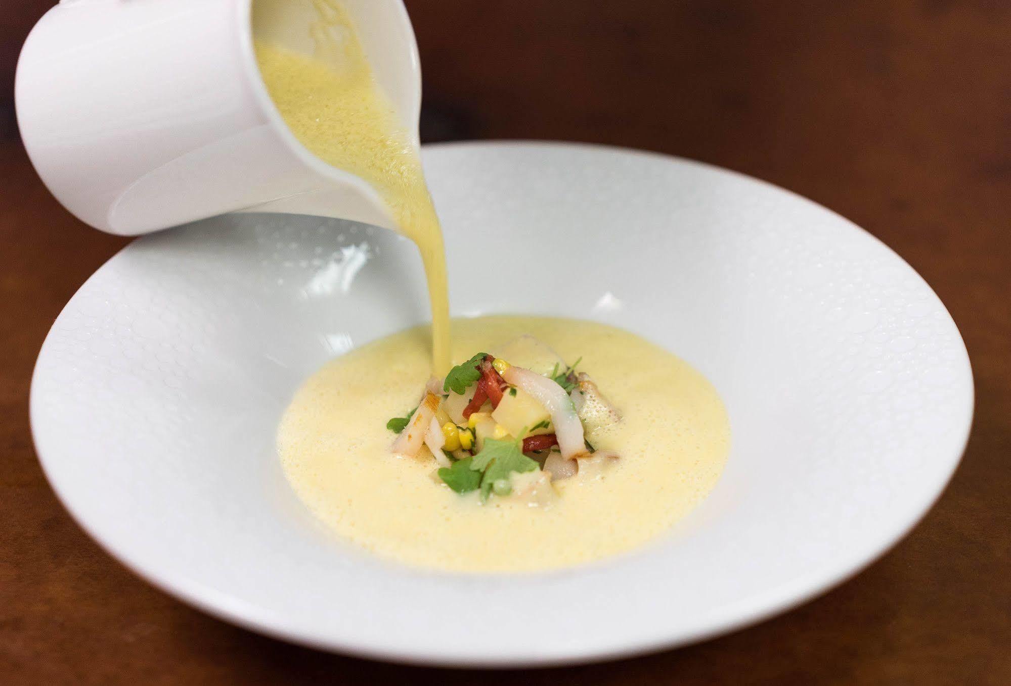 Plaza Athenee Hotel 5*