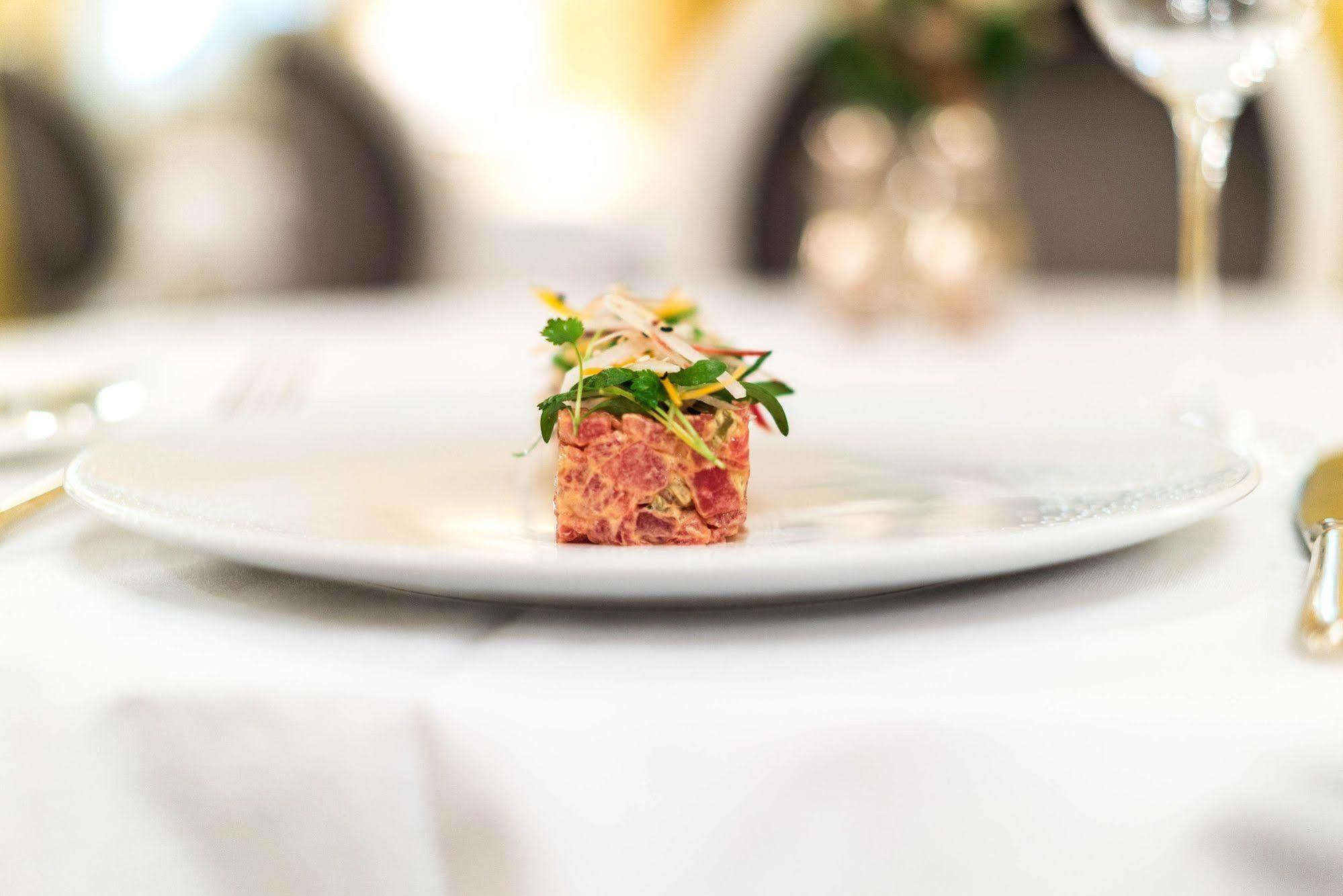 Plaza Athenee 5* New York