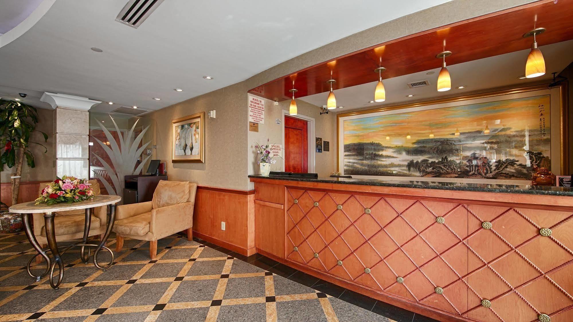 Western Queens Court Hotel