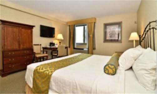 Western Queens Court New York