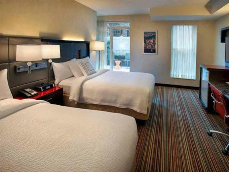 Courtyard By Marriott Manhattan/herald Square 4*