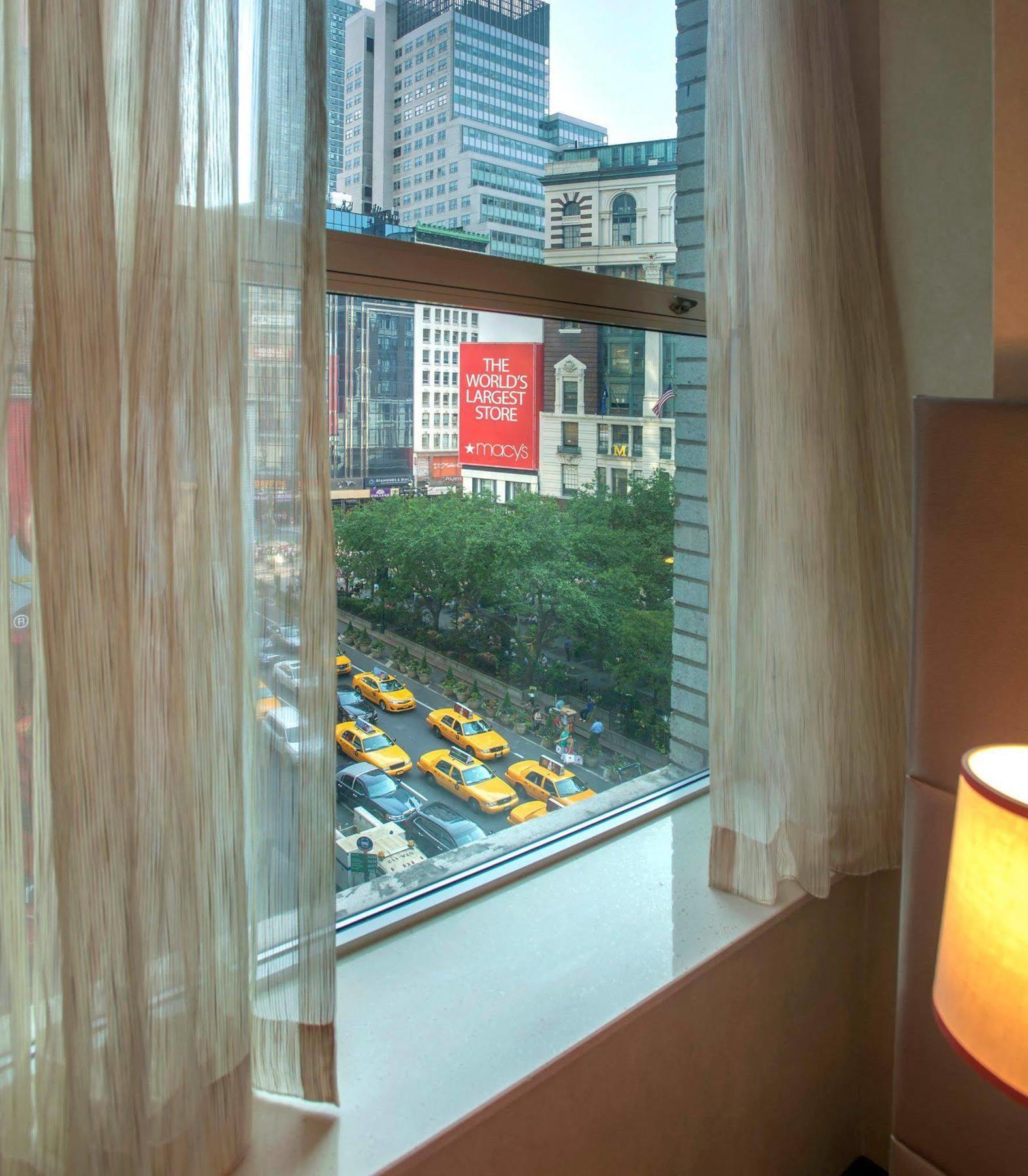 Courtyard By Marriott Manhattan/herald Square Hotel