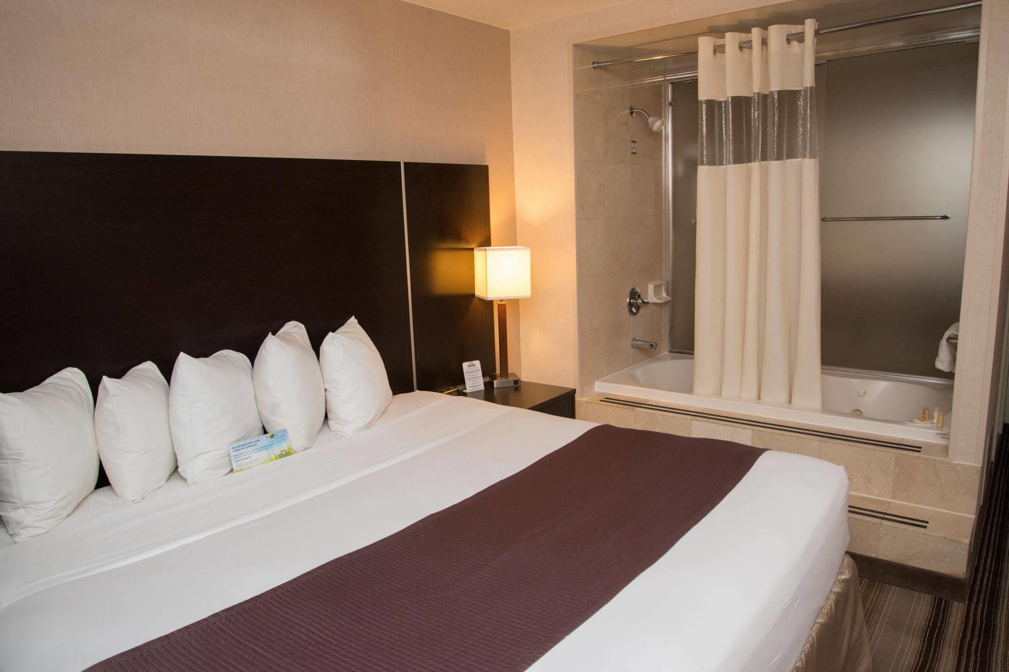 Days By Wyndham Jamaica / Jfk Airport Hotel