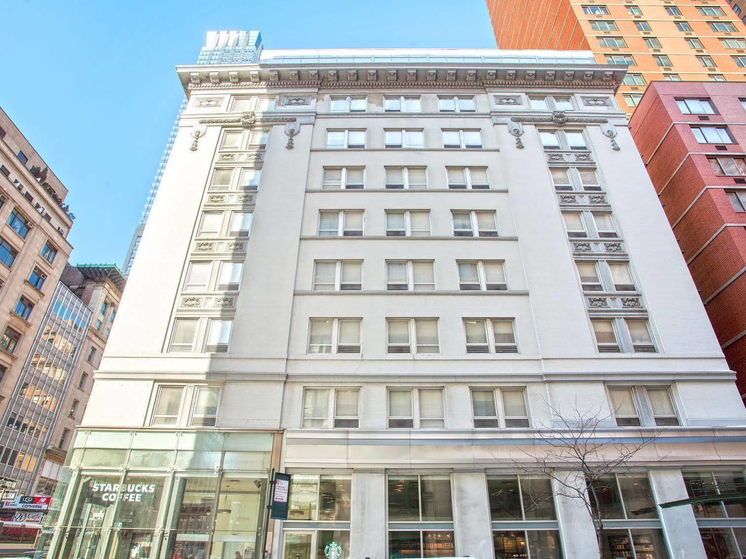 U Fifth Avenue, Empire State Building