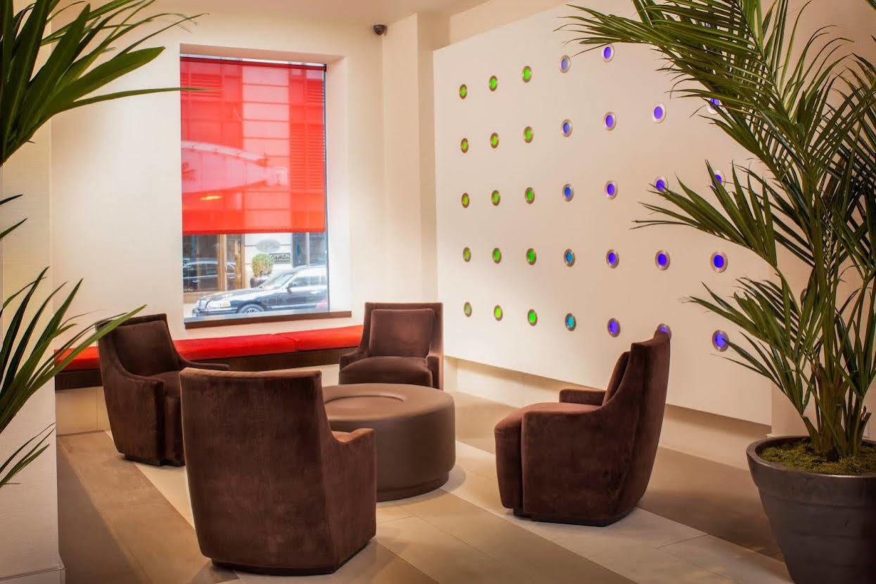 46 Times Square Hotel 3*