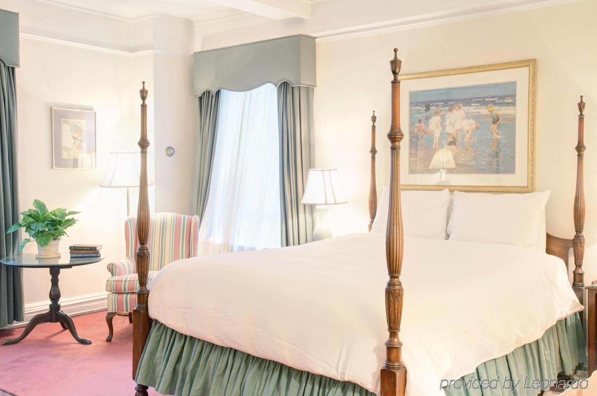 Hotel Roger Smith 3*