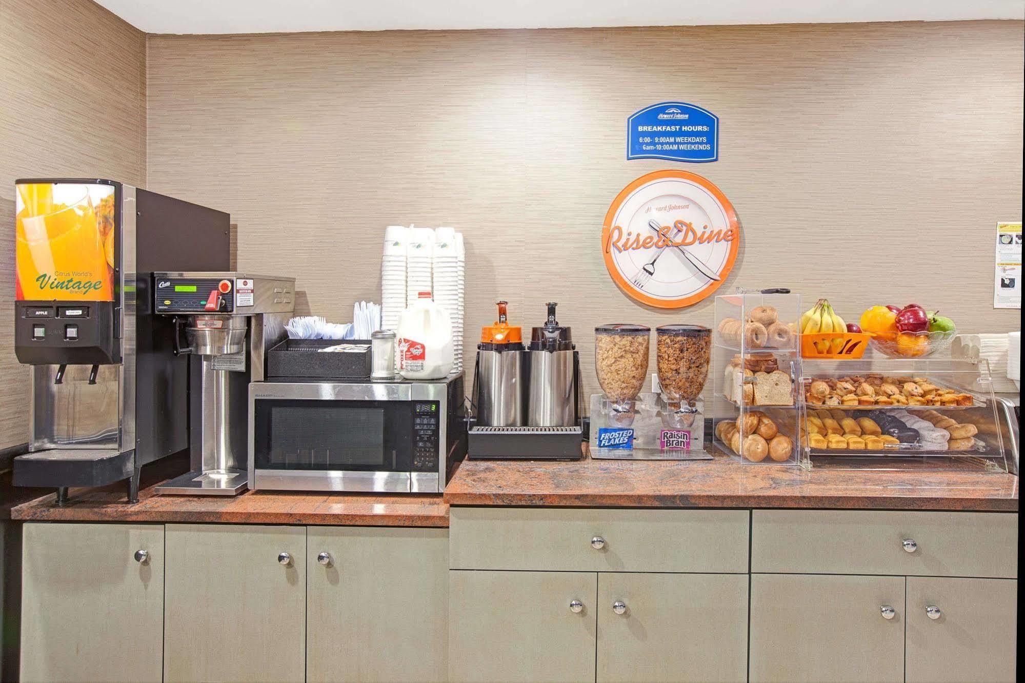 Howard Johnson Queens Village