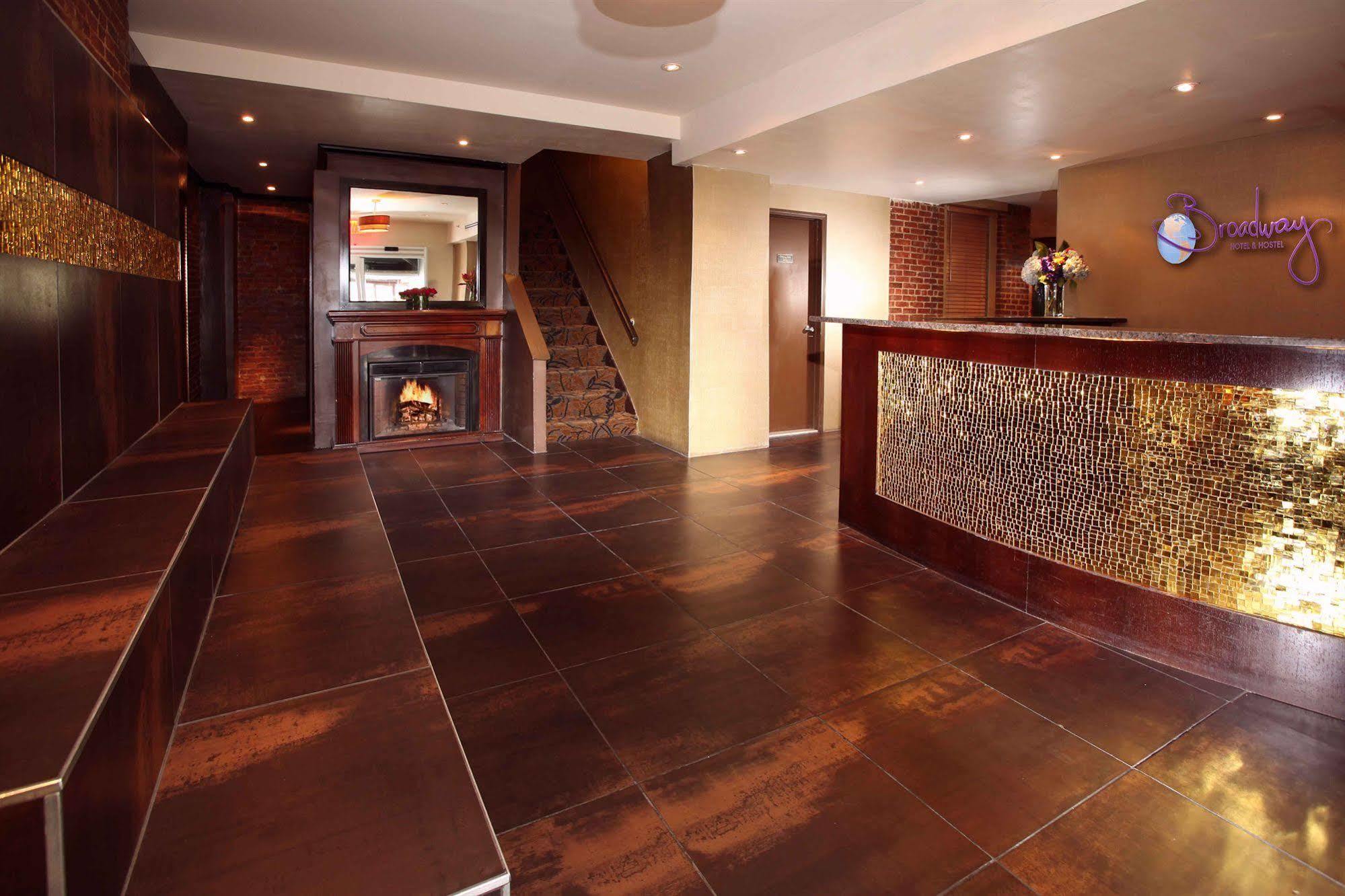 Broadway & Hostel New York