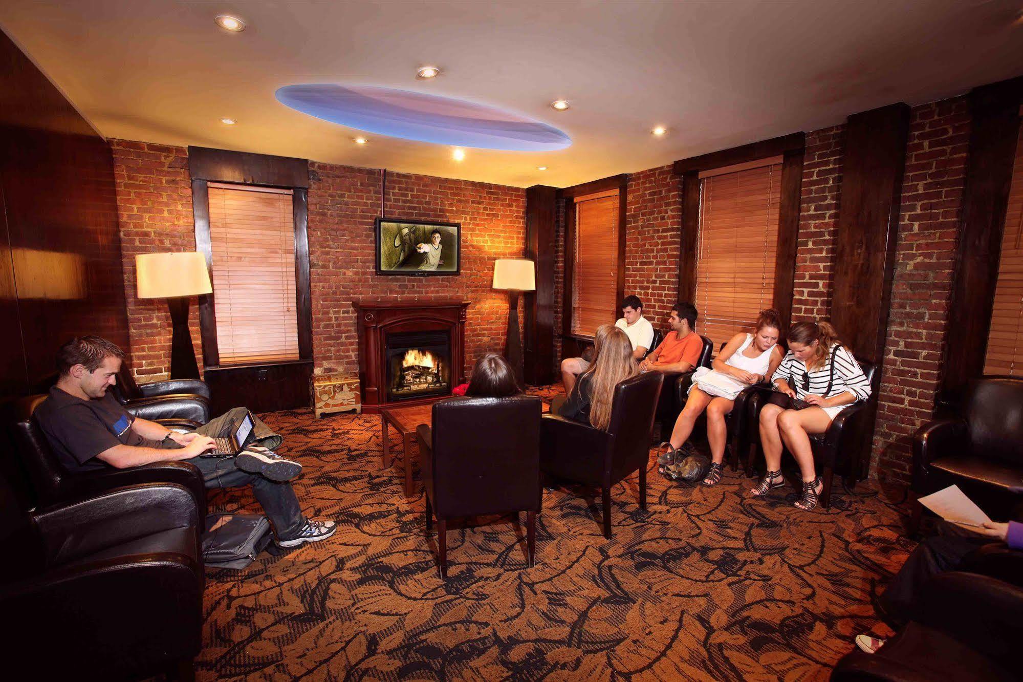 Broadway & * New York