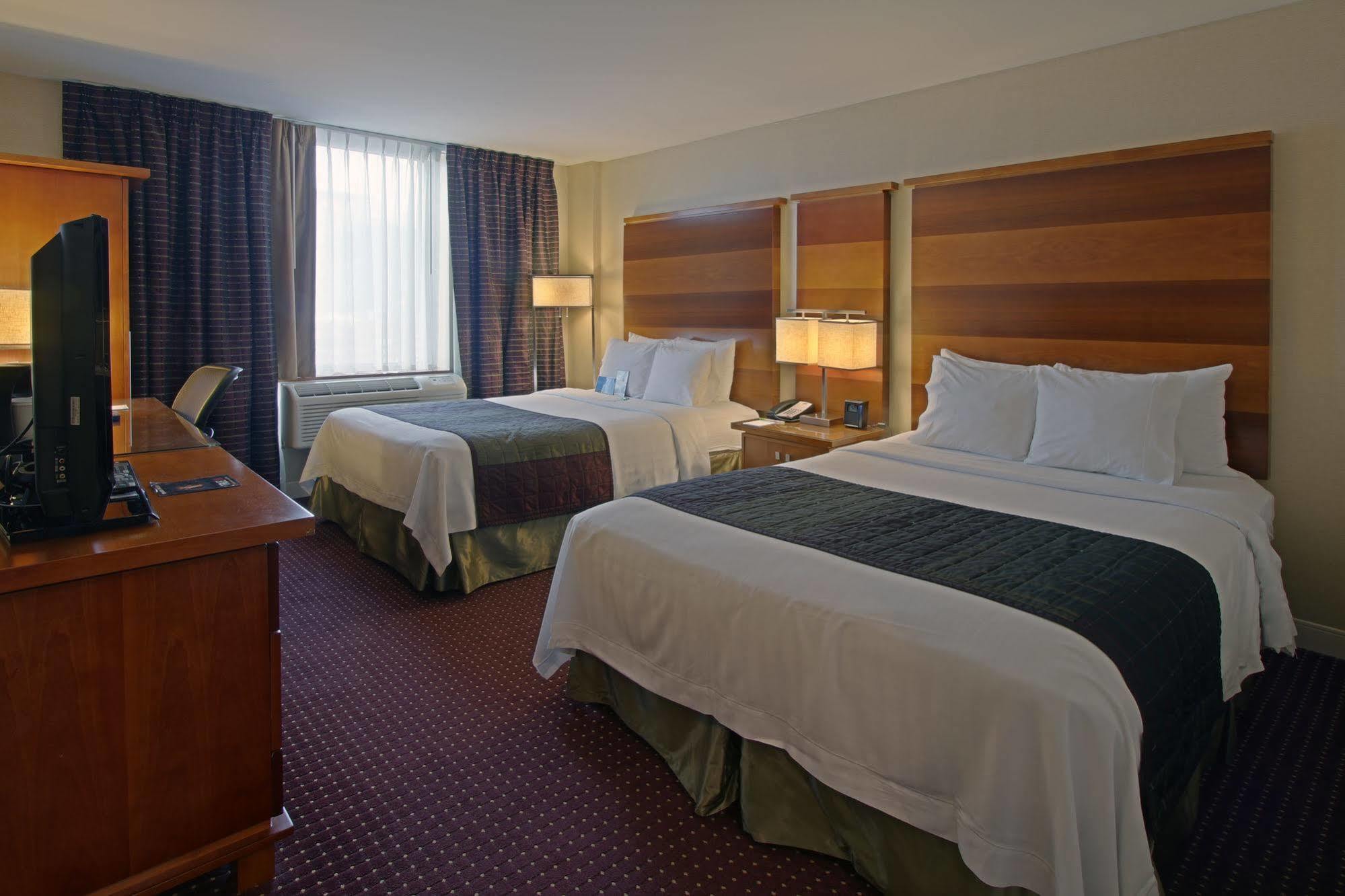 Fairfield By Marriott Manhattan Times Square Hotel