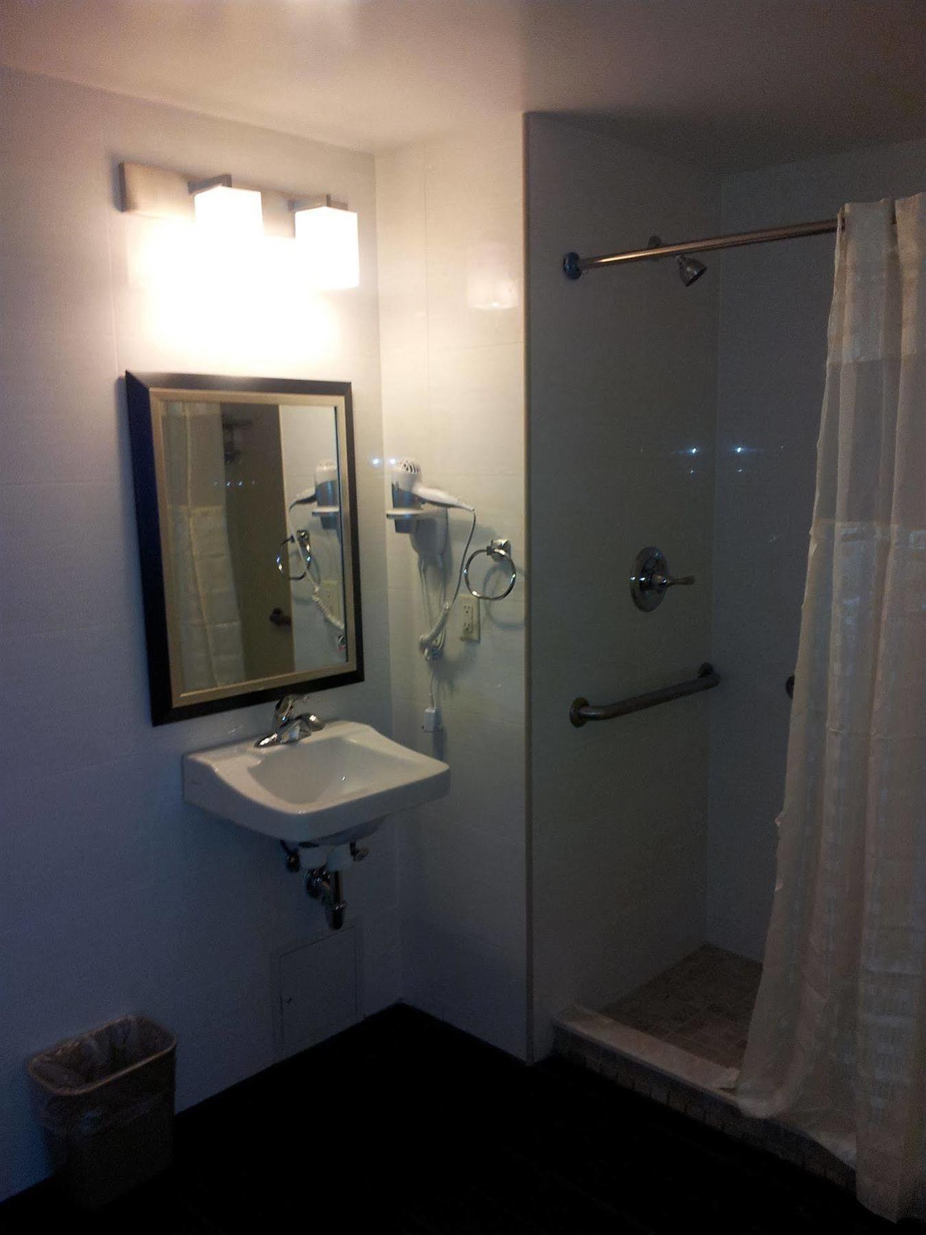 Hotel Bliss - Brooklyn