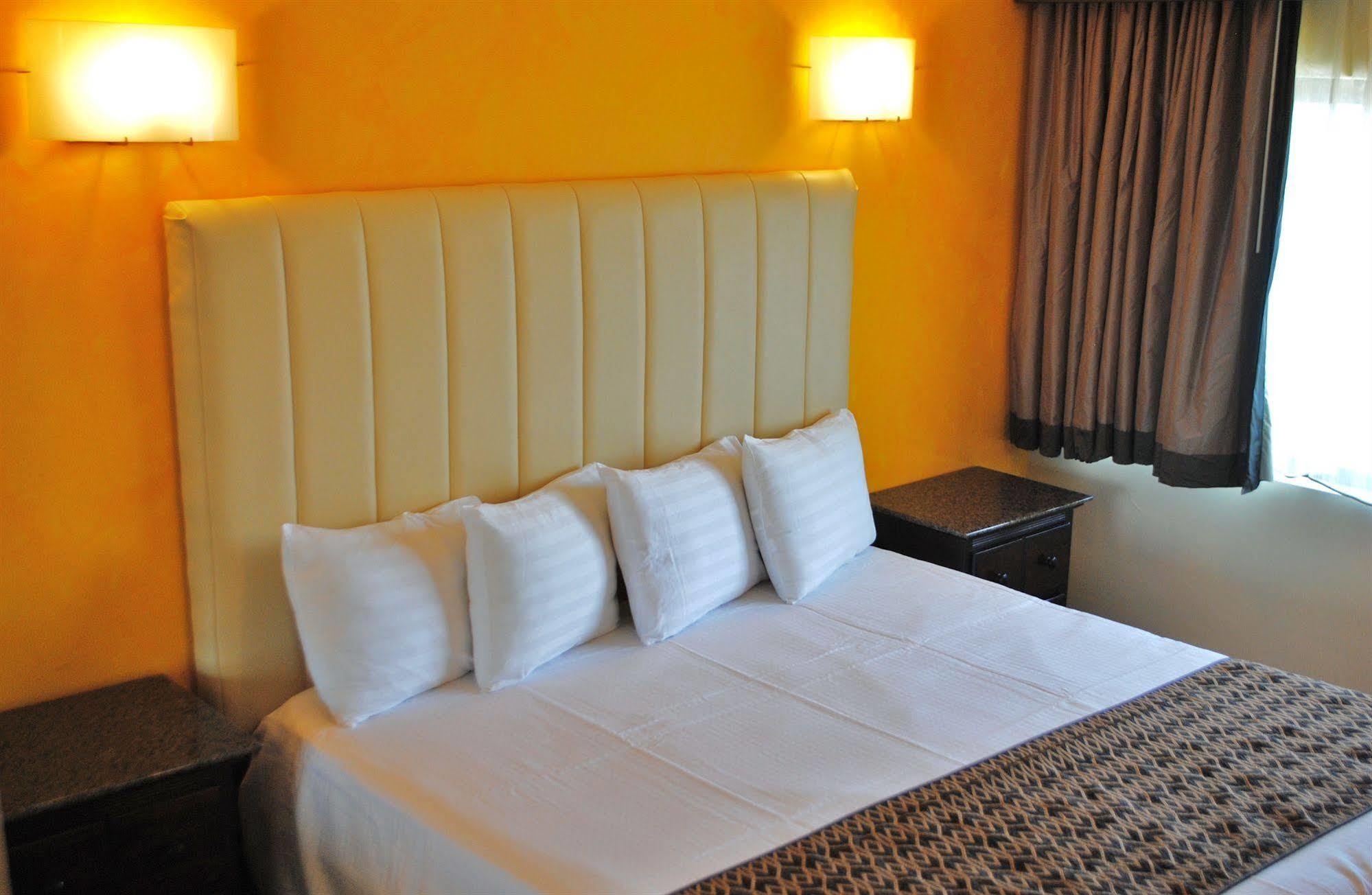 Motel Surfside Three 2*