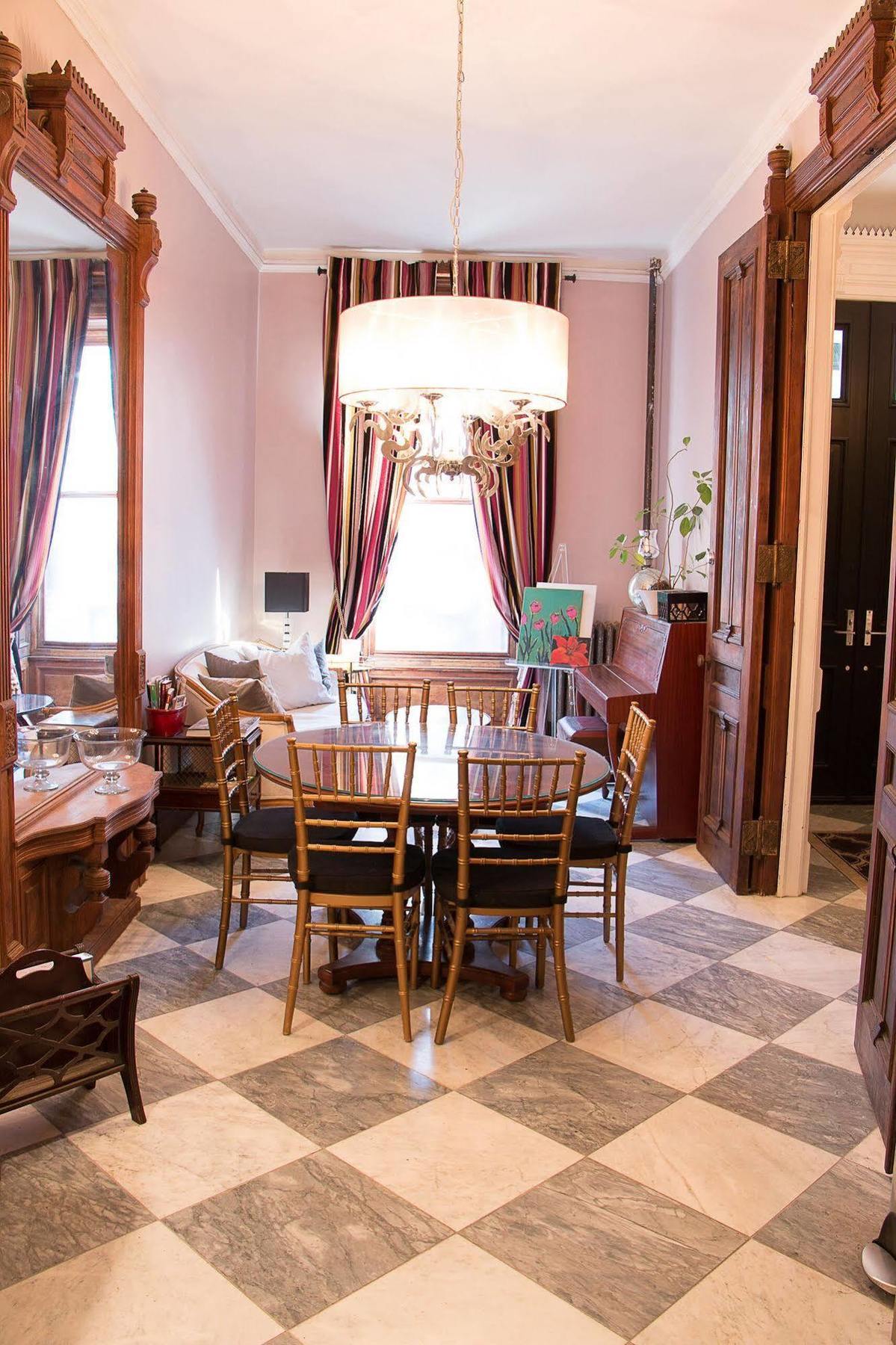 Guest house 255west New York