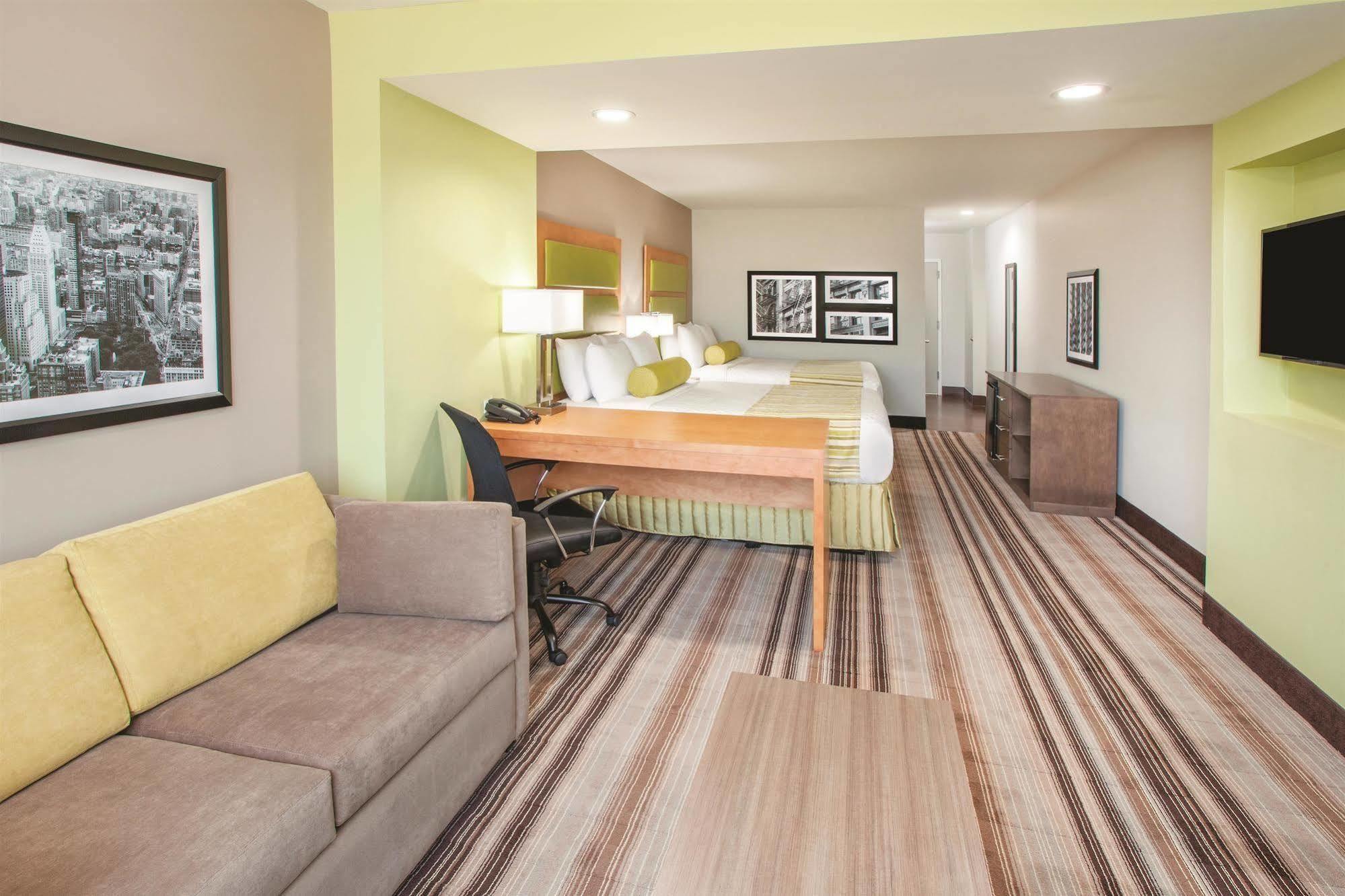 Hotel La Quinta & Far Rockaway - 2*