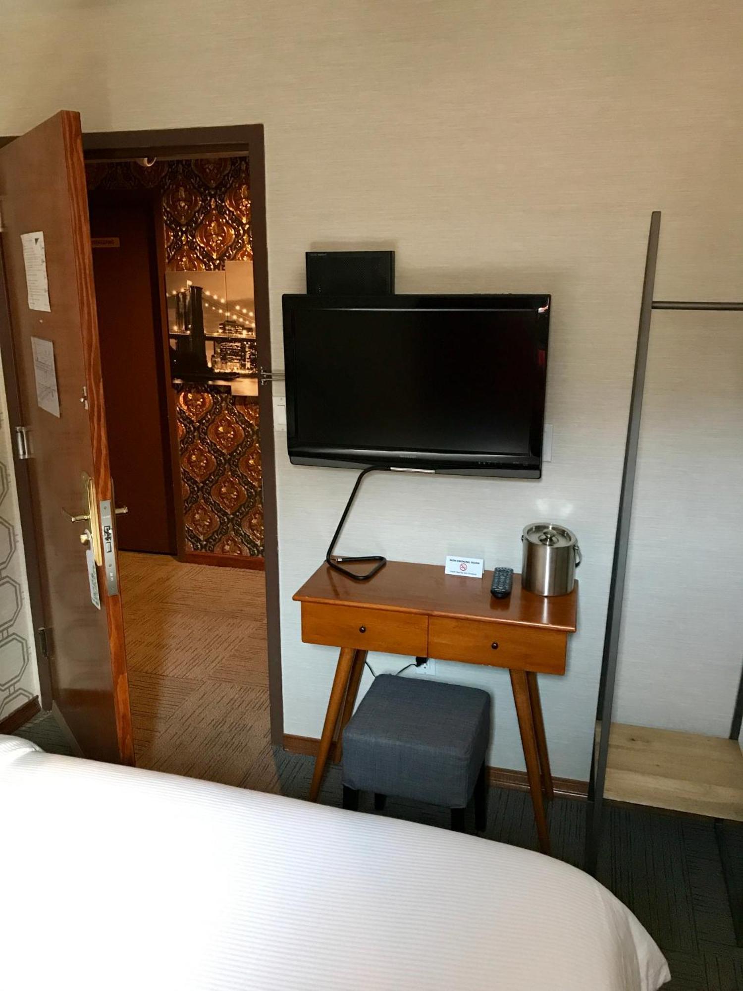 Mimosa Hotel