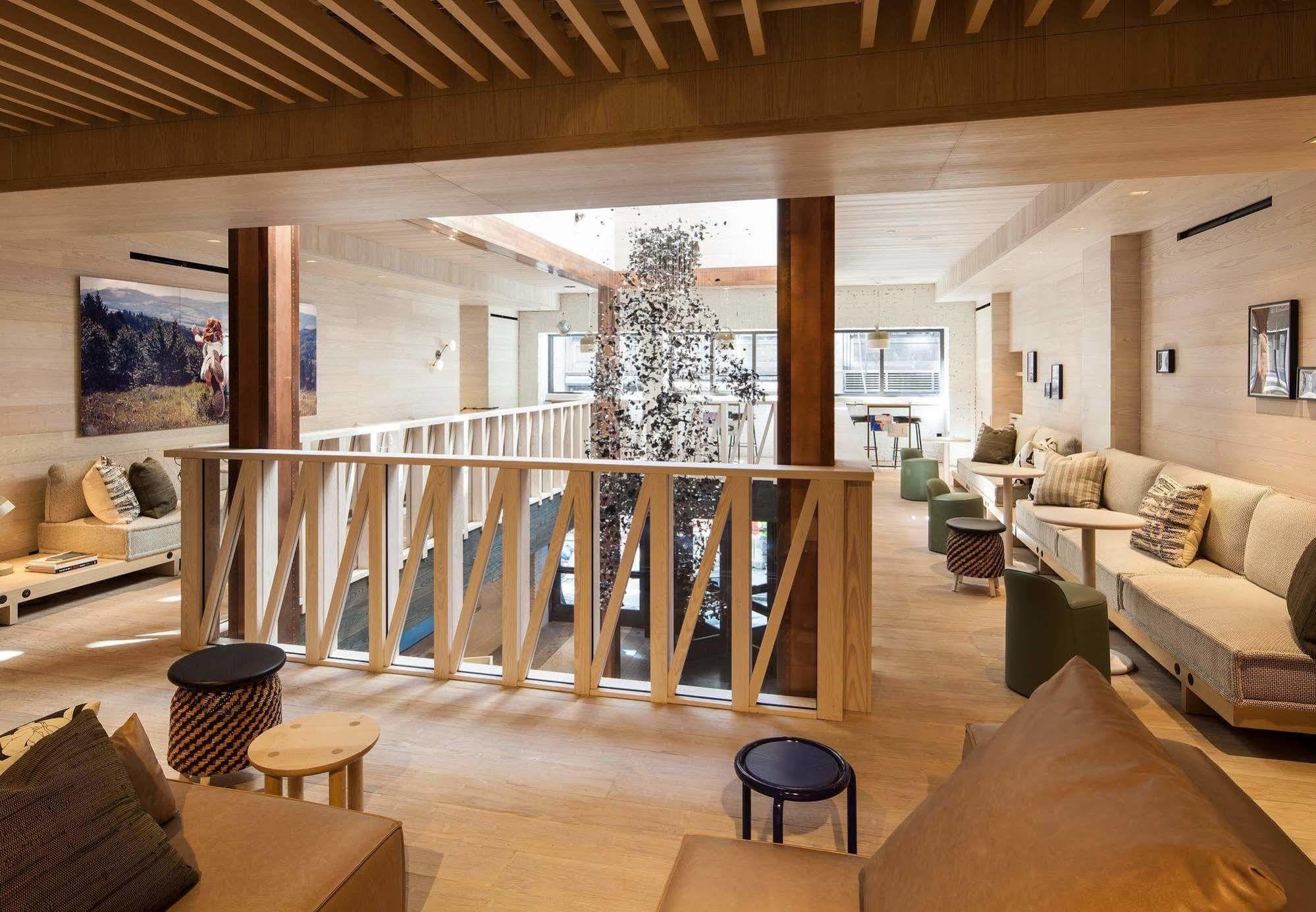 Hotel Moxy Nyc Times Square 3*