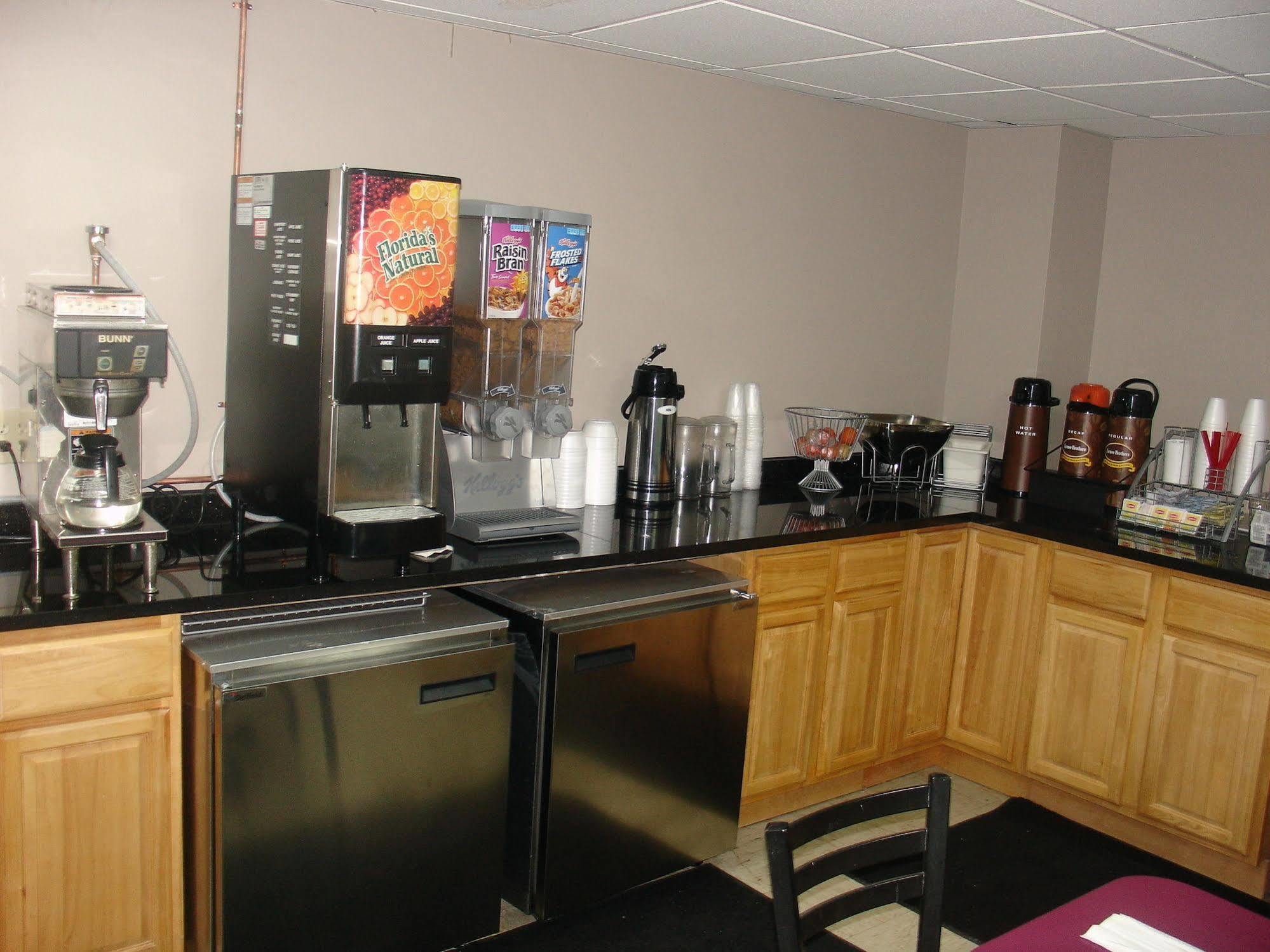 Hotel Super 8 By Wyndham Jamaica North Conduit New York