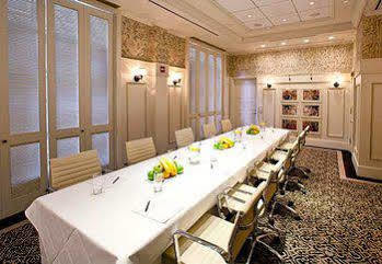 Carlton Hotel, Autograph Collection 4*