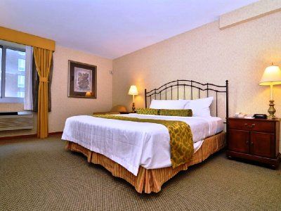 Western Queens Court