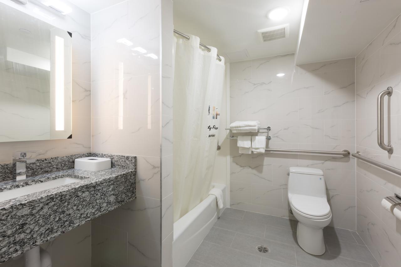 Ninety Five - Jfk Airport Hotel New York