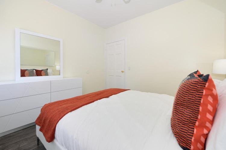 Apartment 9196- 470 Ninth Avenue #229731 *